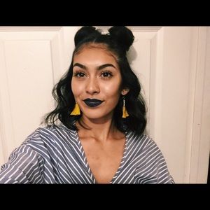 Meet your Posher, Abigail